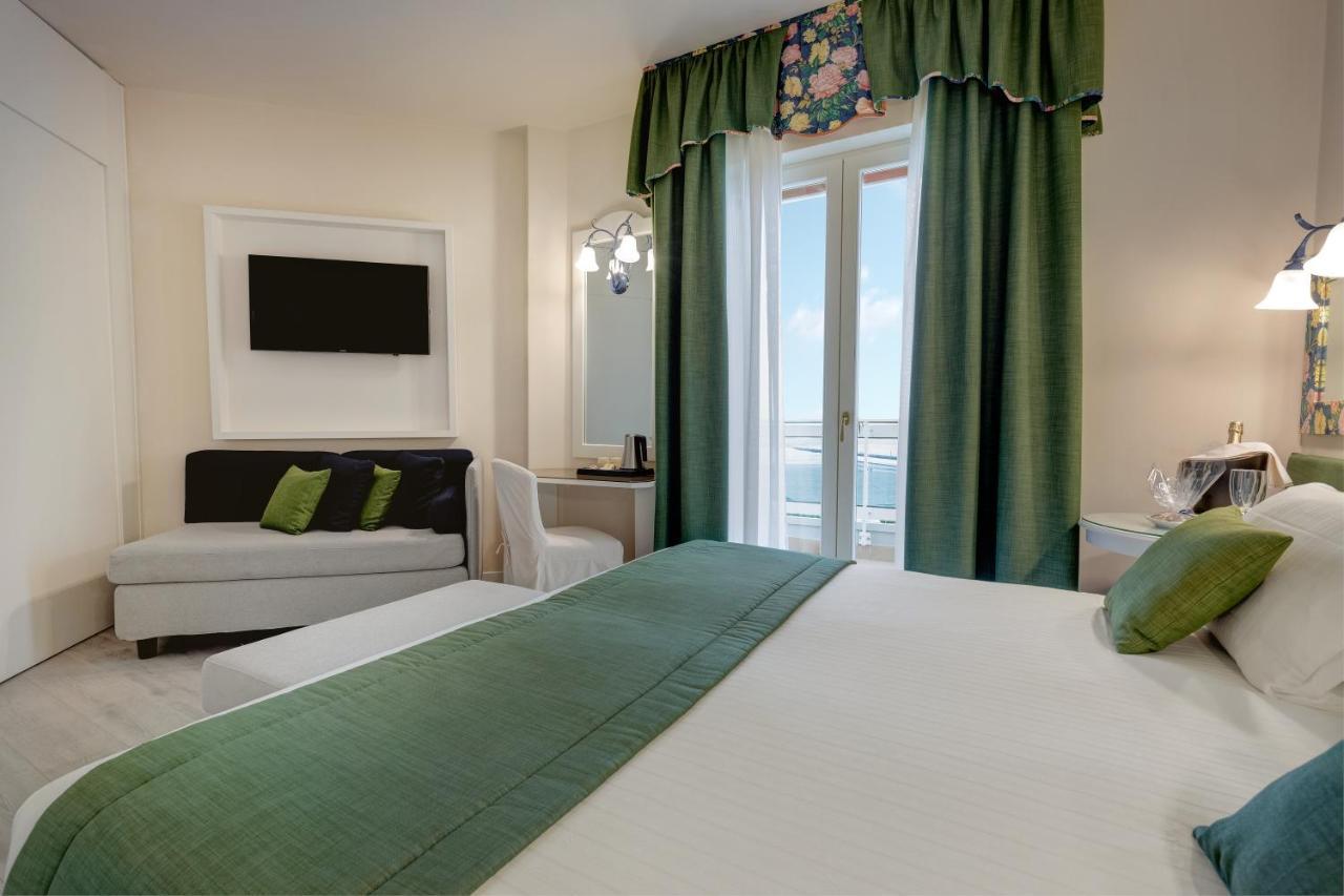 לידו די ג'סולו Hotel Cavalieri Palace & Suites מראה חיצוני תמונה