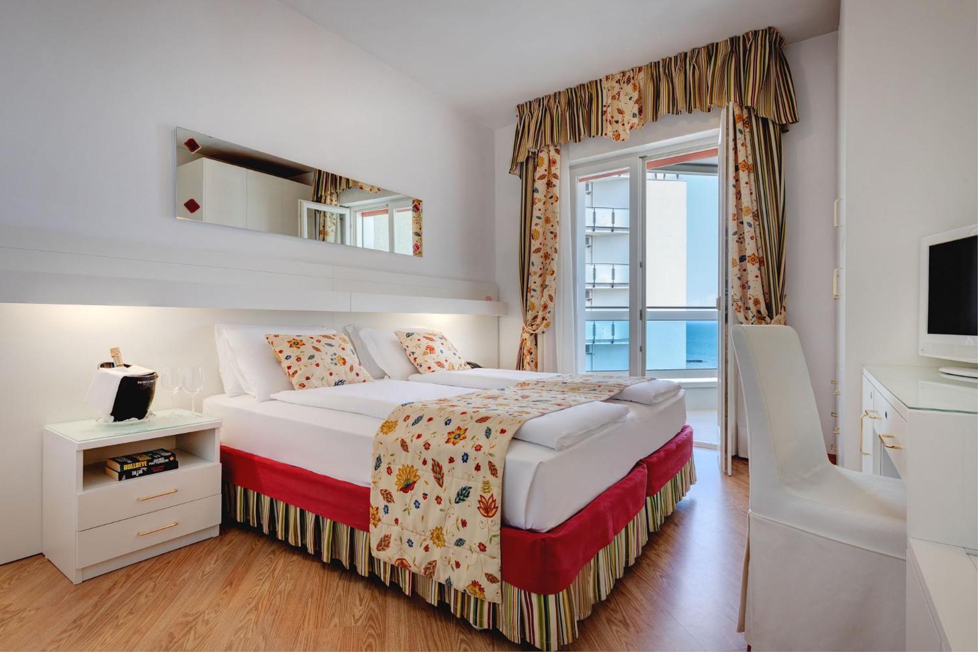 לידו די ג'סולו Hotel Cavalieri Palace & Suites מראה חיצוני תמונה