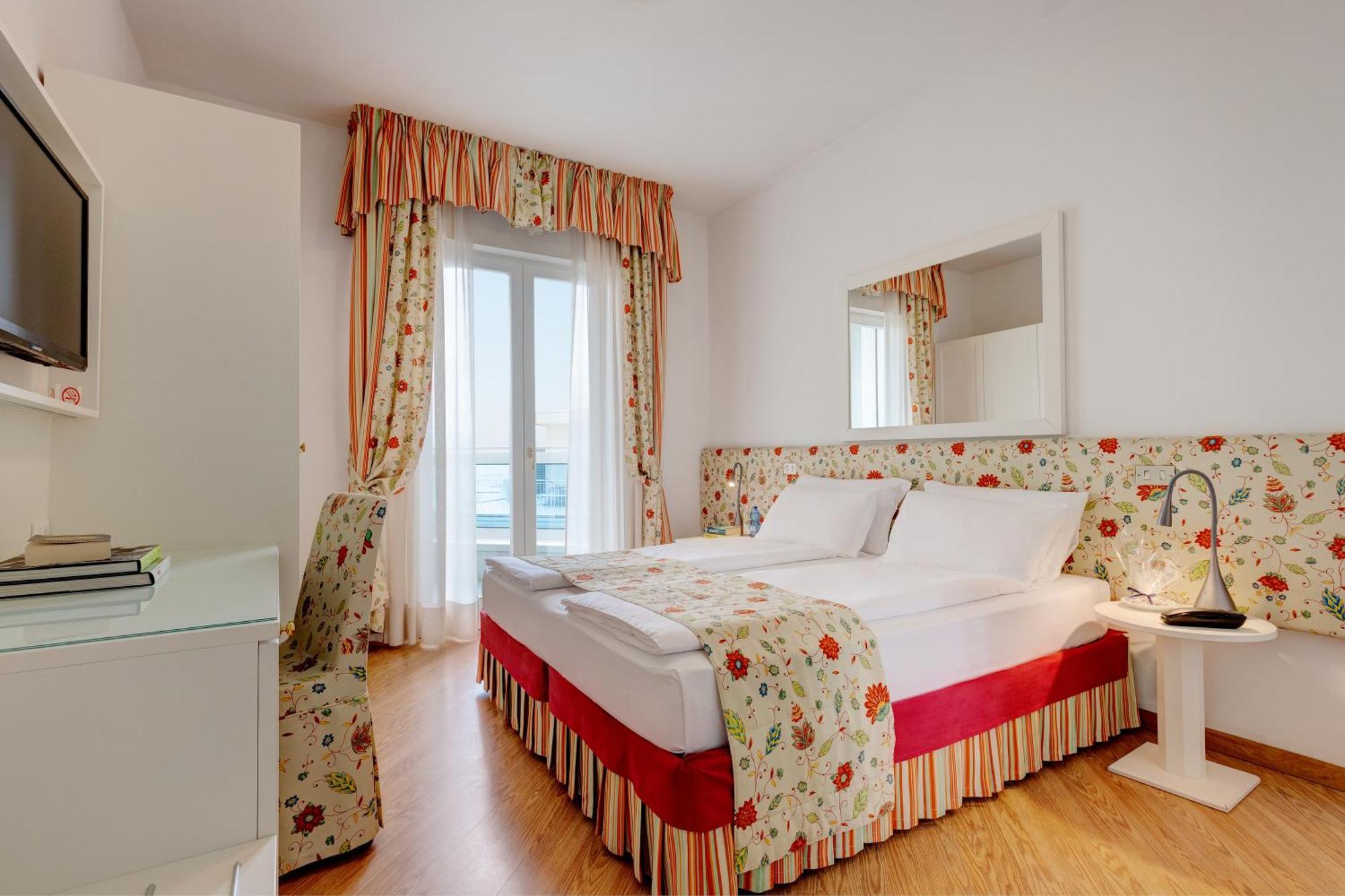 לידו די ג'סולו Hotel Cavalieri Palace & Suites מראה חיצוני תמונה