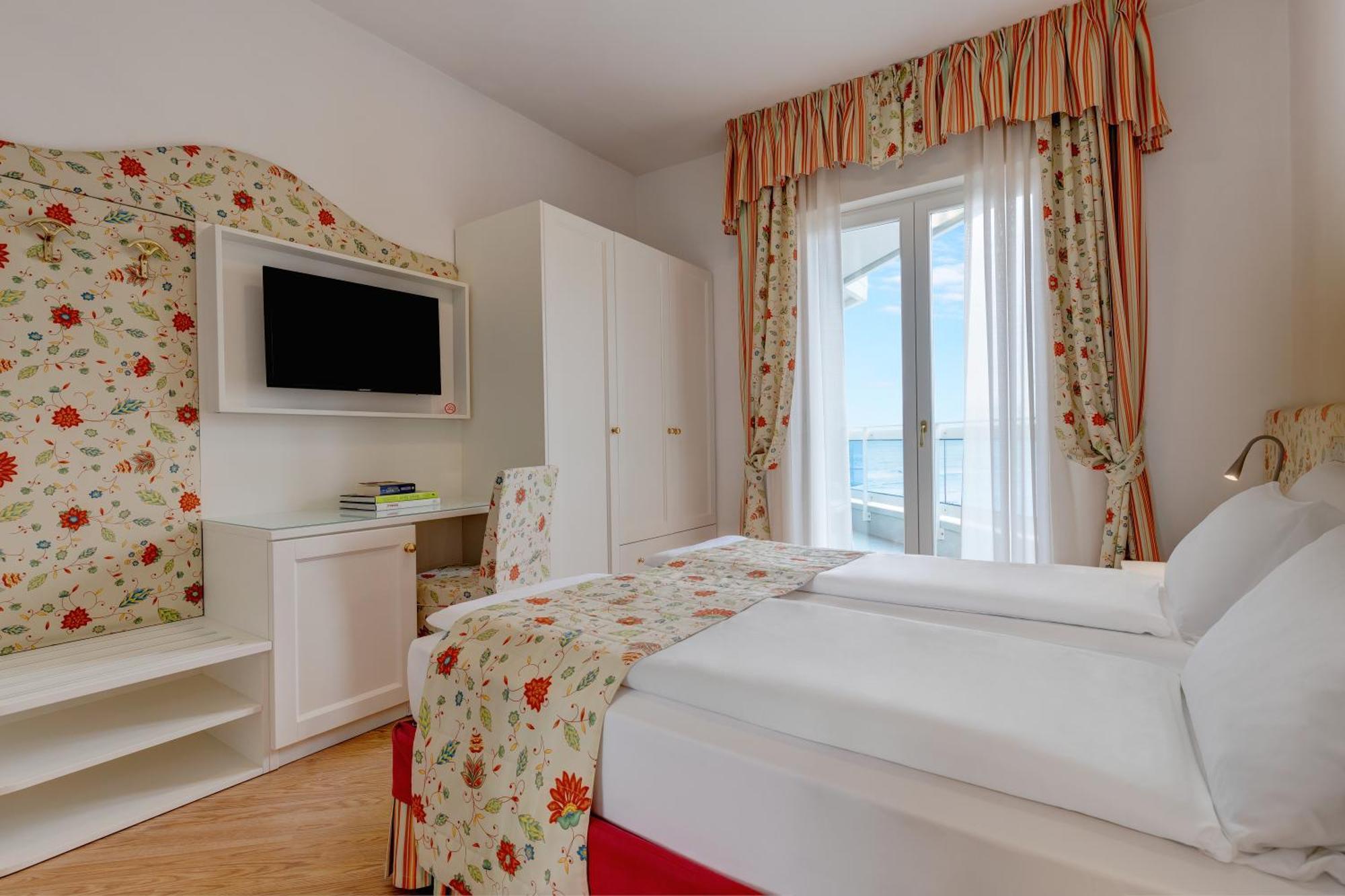לידו די ג'סולו Hotel Cavalieri Palace & Suites מראה חיצוני תמונה